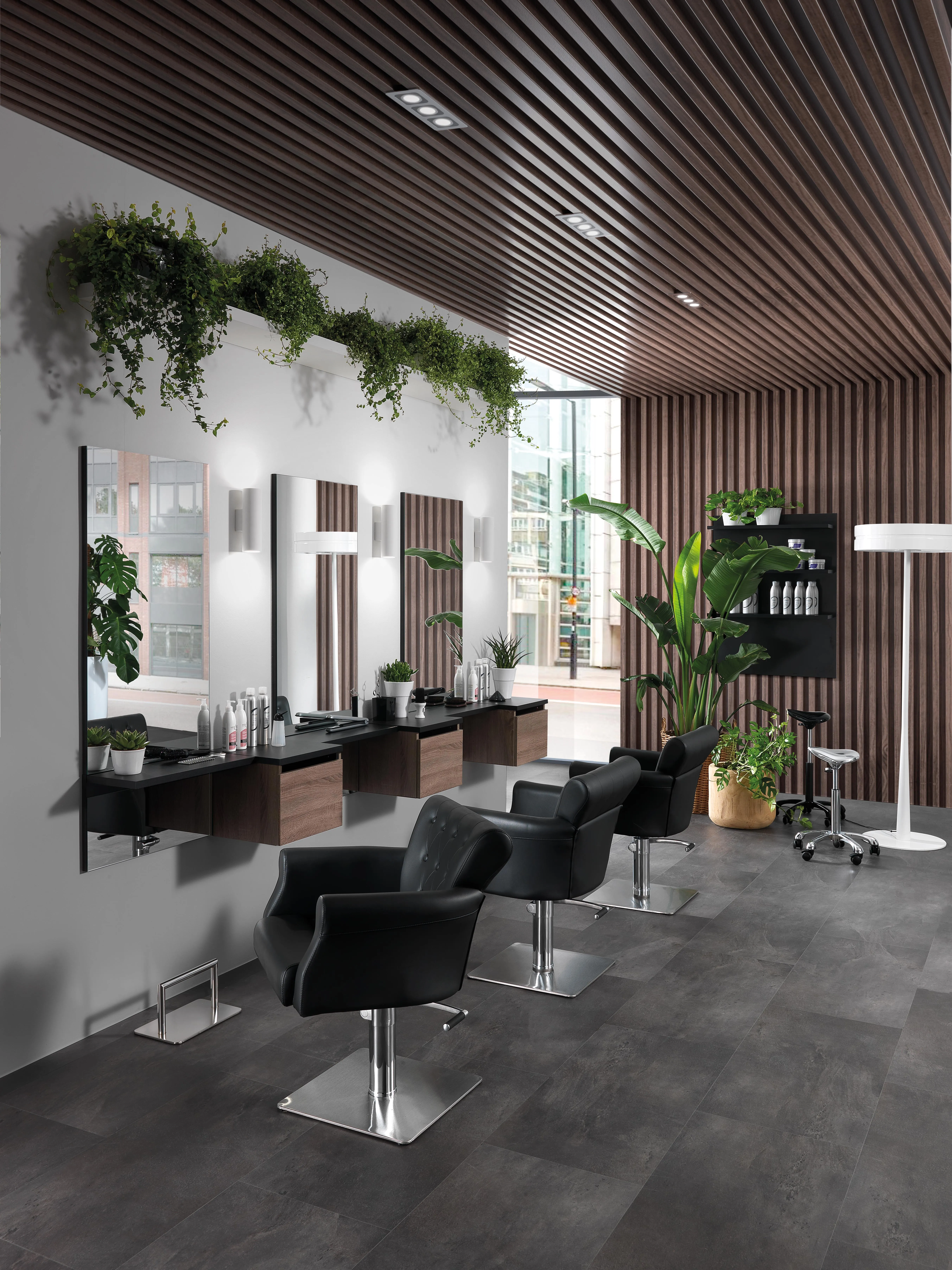 Xanitalia Hair Throne Friseurstuhl mit eckigem Fuß