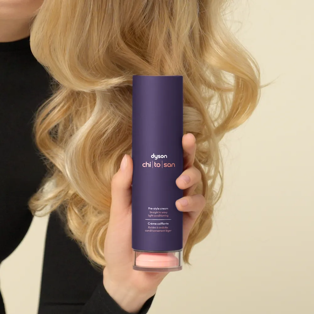 Dyson Chitosan™ Pre-Style Cream für glattes bis welliges Haar - leichte Pflege